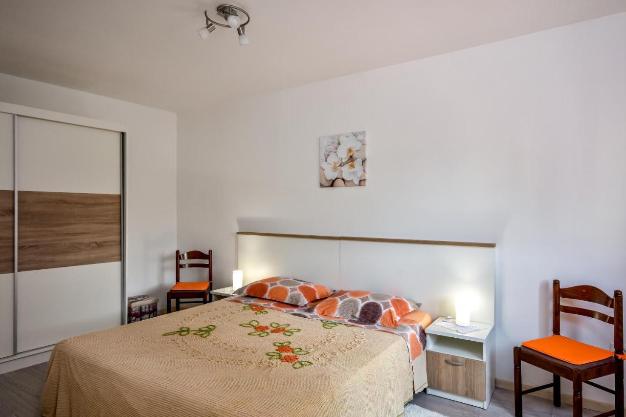 Apartman Koraca Roč Eksteriør bilde