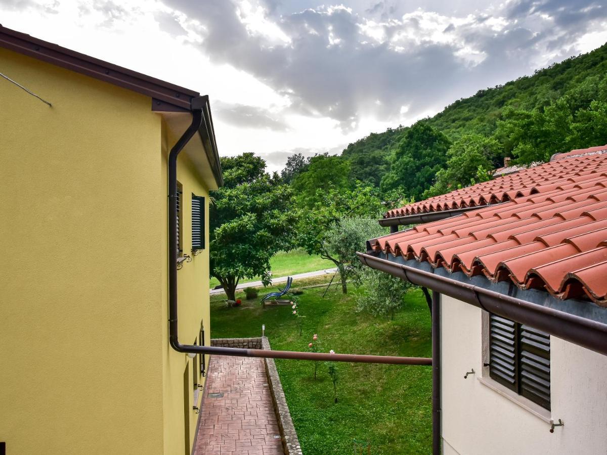 Apartman Koraca Roč Eksteriør bilde